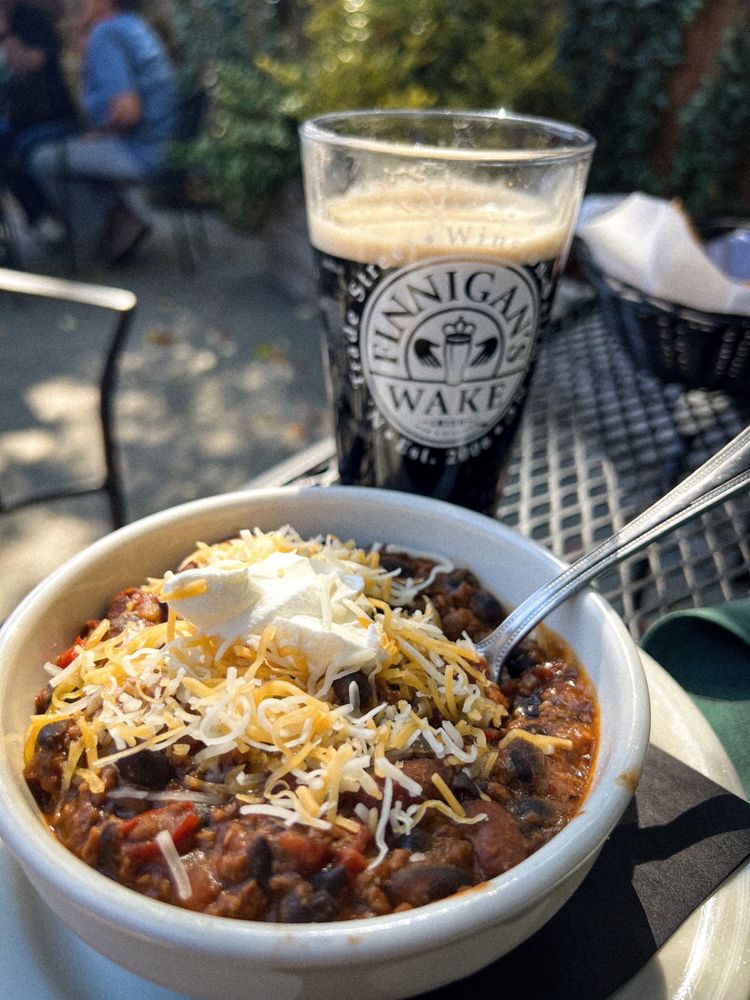 Finnigan's Wake Irish Pub