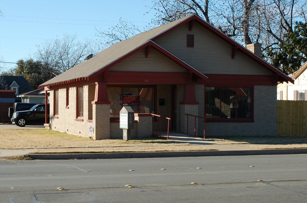 Bustin Out Bail Bonds 14 Photos Bail Bondsmen 521 N Riverside Dr