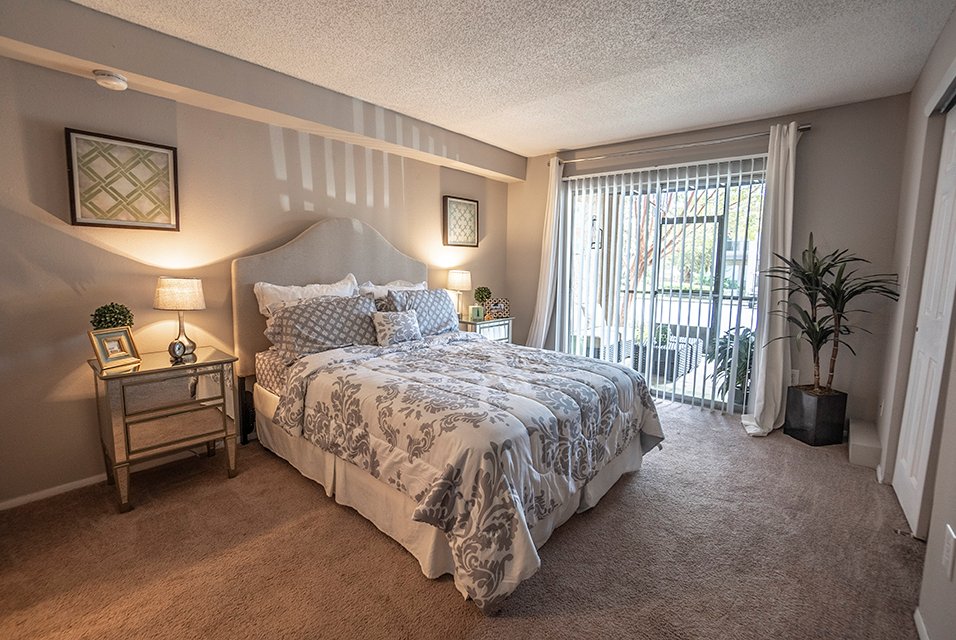 Parkway Square Apartments