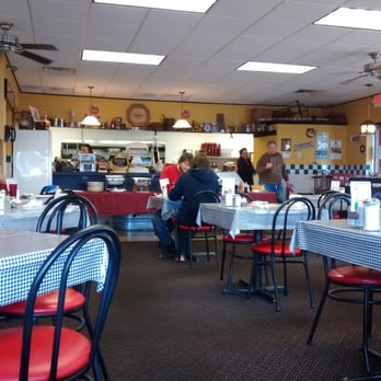 Old School Deli 32 Photos 75 Reviews Diners 30860 Groesbeck Photo Of Old School Deli Roseville Mi United States Busy Good