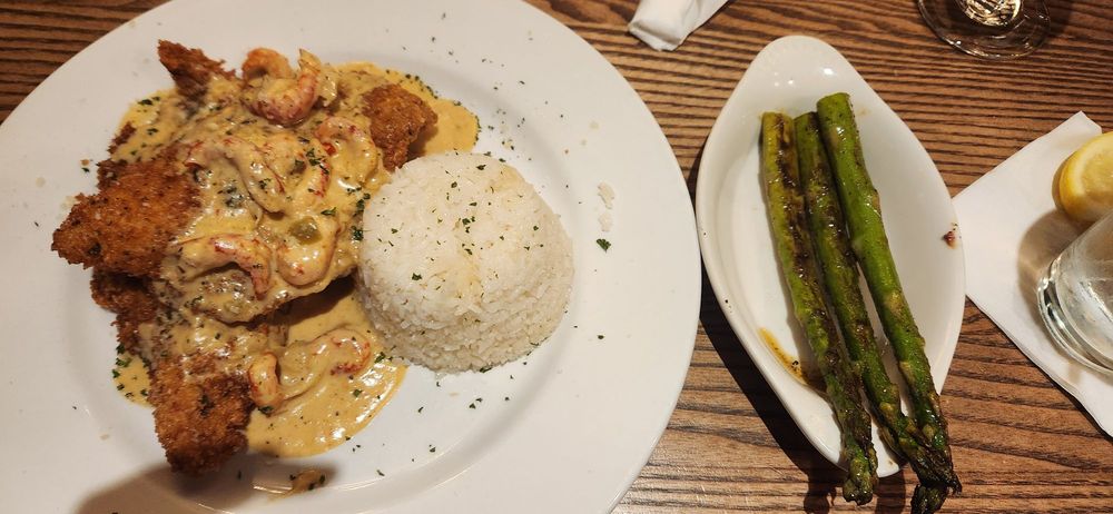 Floyds Mont Belvieu - Seafood, Steaks, and More