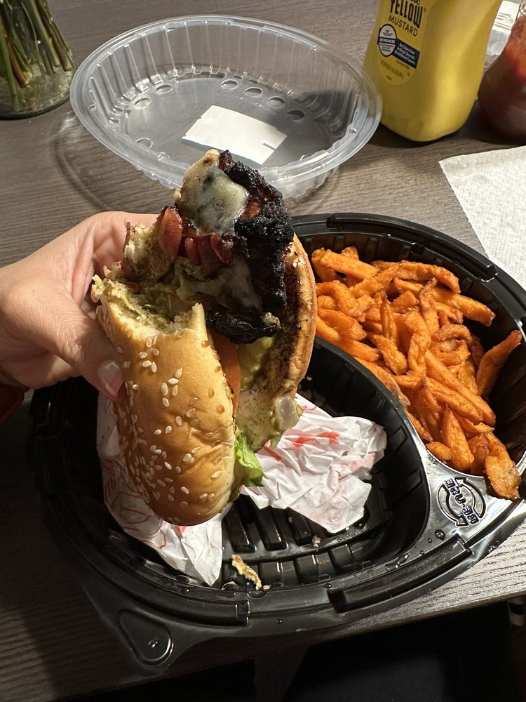 Red Robin Gourmet Burgers and Brews