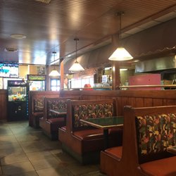 Best Restaurants Near 22715 Hawthorne Blvd Torrance Ca 90505 Round Table Pizza