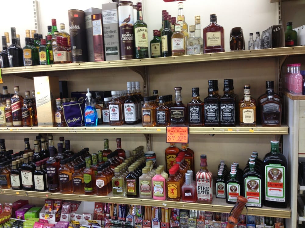 Adolfo's Liquor