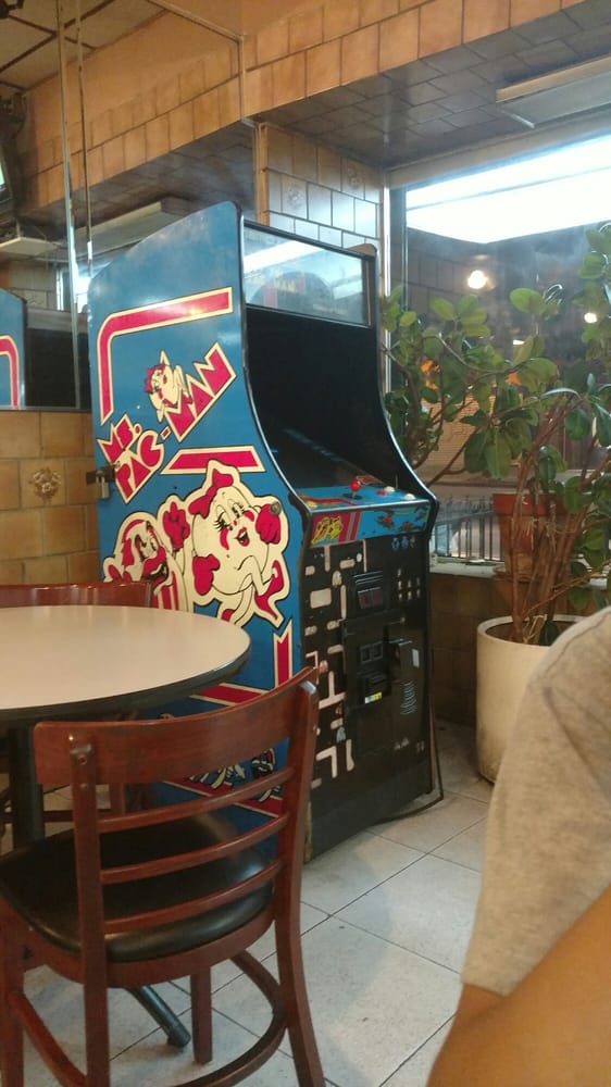 Joe’s Pizzeria 53 Reviews Pizza 259 Prospect Park W, Windsor