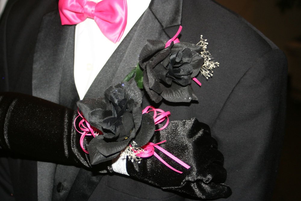 Lil's Bridal & Formal Affair