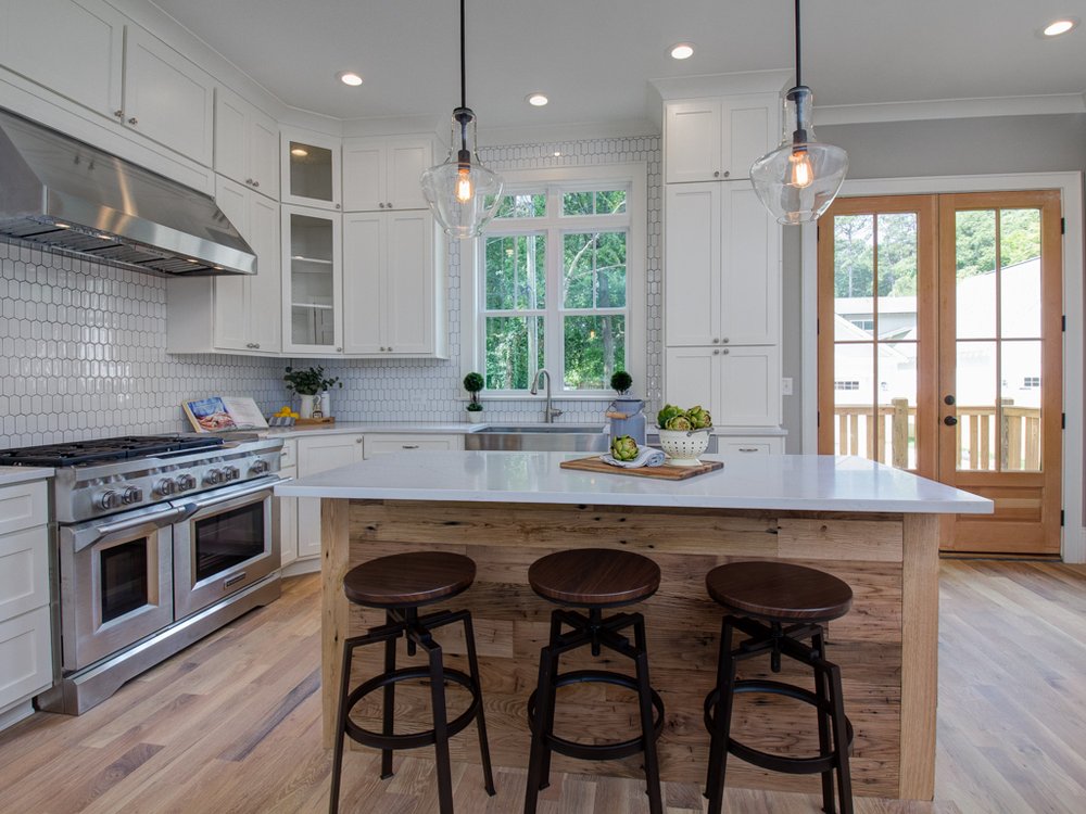 Shannon Lynch - Savvy + Co Real Estate