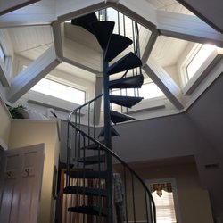 Smithfield Station 34 Photos 42 Reviews Hotels 415 South Photo Of Smithfield Station Va United States Staircase To Light