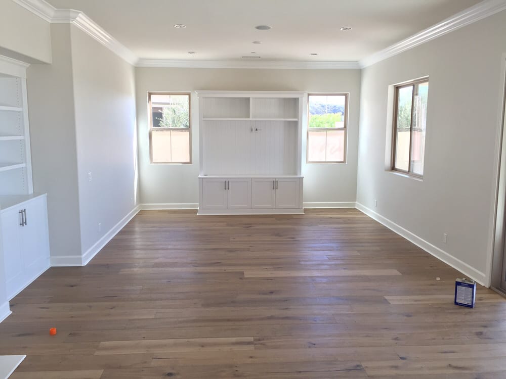 8 White Oak Wood Floor 7 1 4 Crown Molding Painted And Installed 225 Photos For Designer S Magic
