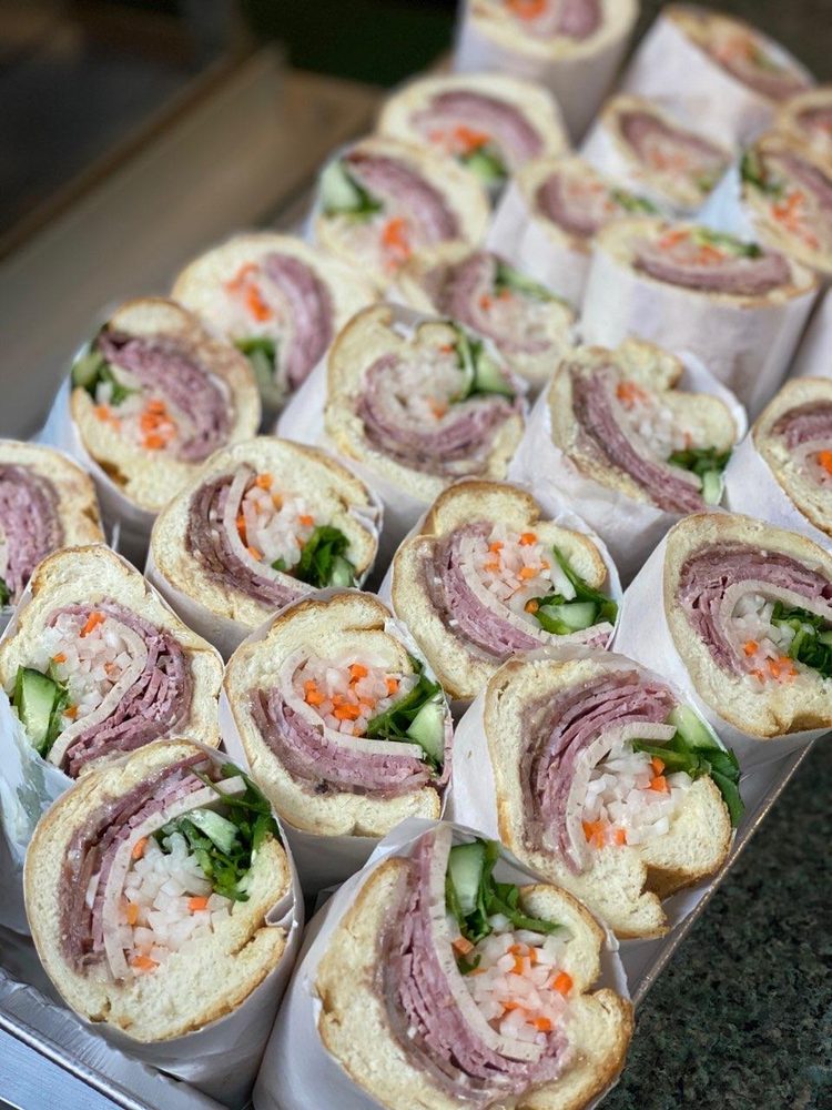 Huong Lan Pho & Sandwiches