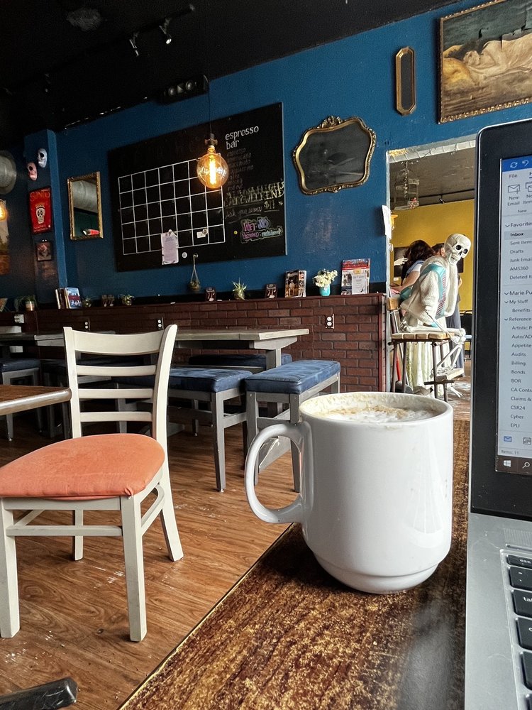 Joe Vinny & Bronsons Bohemian Cafe