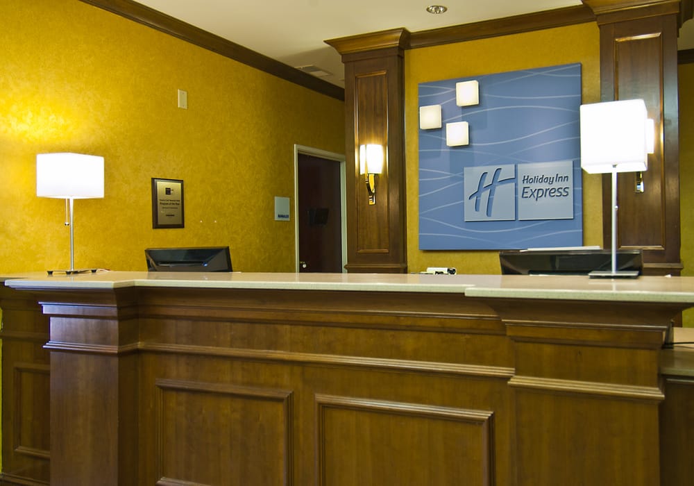 Holiday Inn Express Suites Tupelo 14 Photos 12 Reviews Hotels