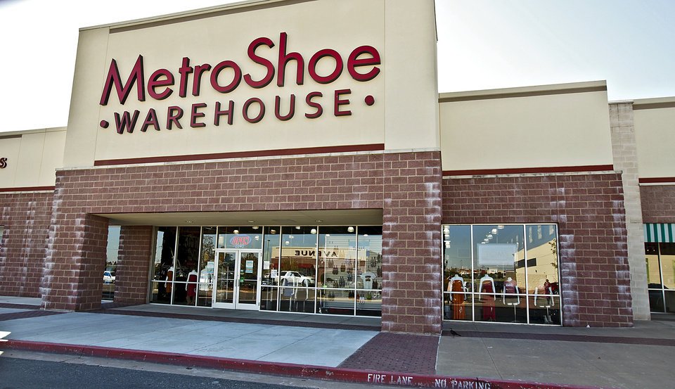 MetroShoe Warehouse - Shoe Stores - 8802 E 71st St, Tulsa, OK - Phone