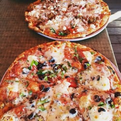 Bazbeaux Pizza 126 Photos 196 Reviews 811 E Westfield Photo Of Bazbeaux Pizza Indianapolis In United States