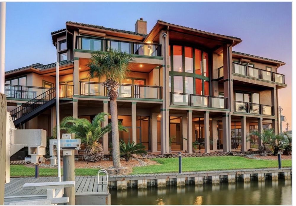 Michele Crouch - Rose Above Realty