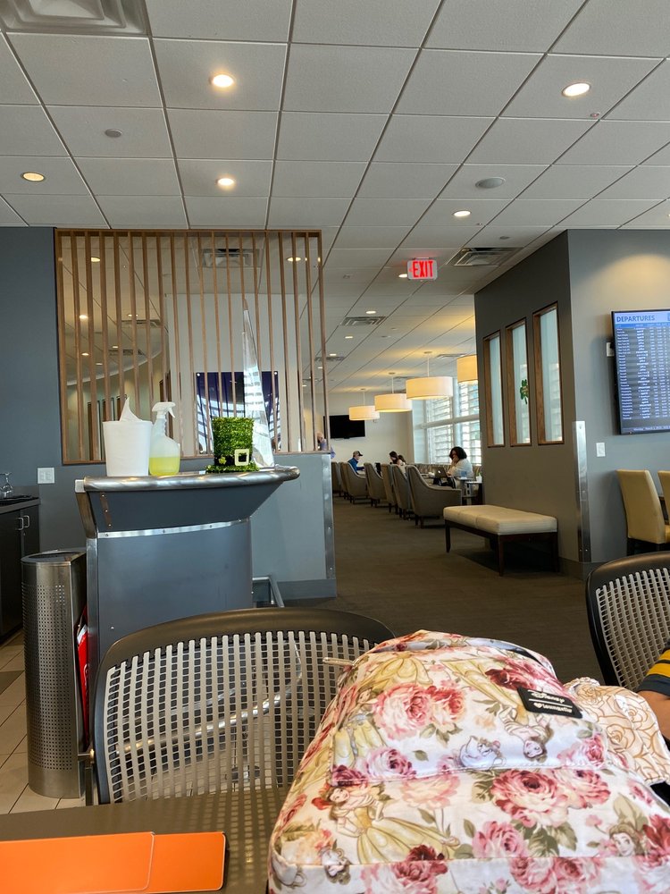 The CLUB MCO - Airside 1