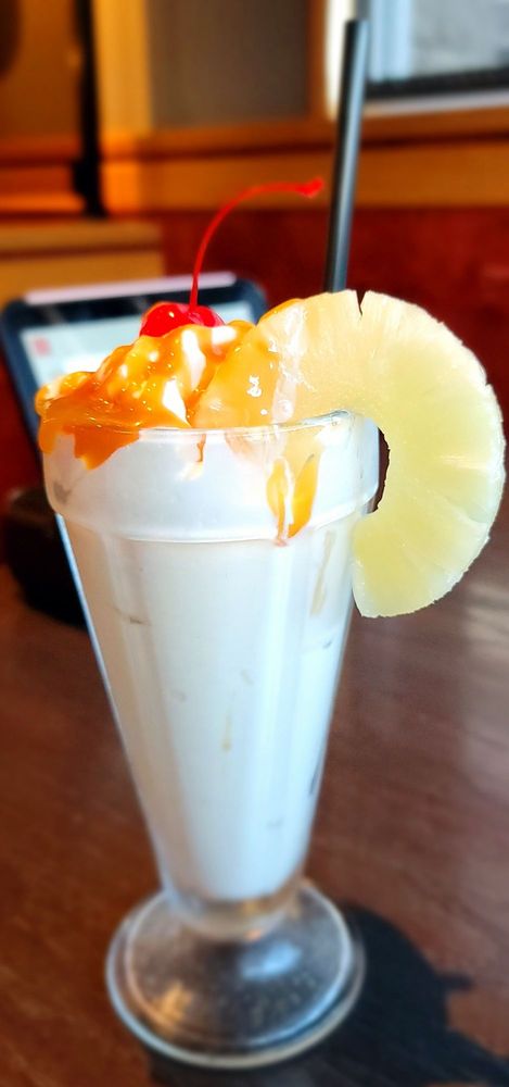 Red Robin Gourmet Burgers and Brews Red Robin Gourmet Burgers and Brews