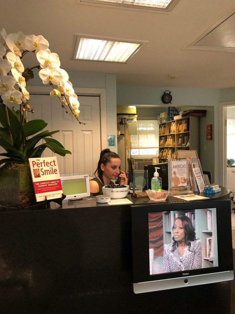 image of business Cosmetic Dental of Greenwich