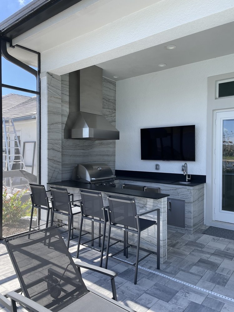Smoky Stone Outdoor Kitchens - Naples