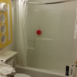 Motel 6 14 Reviews Hotels 601 Rye Beach Rd Huron Oh Photo Of Motel 6 Huron Oh United States Bathroom Overall Very Clean