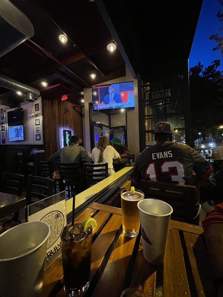 Founding Fathers Sports Bar & Grill