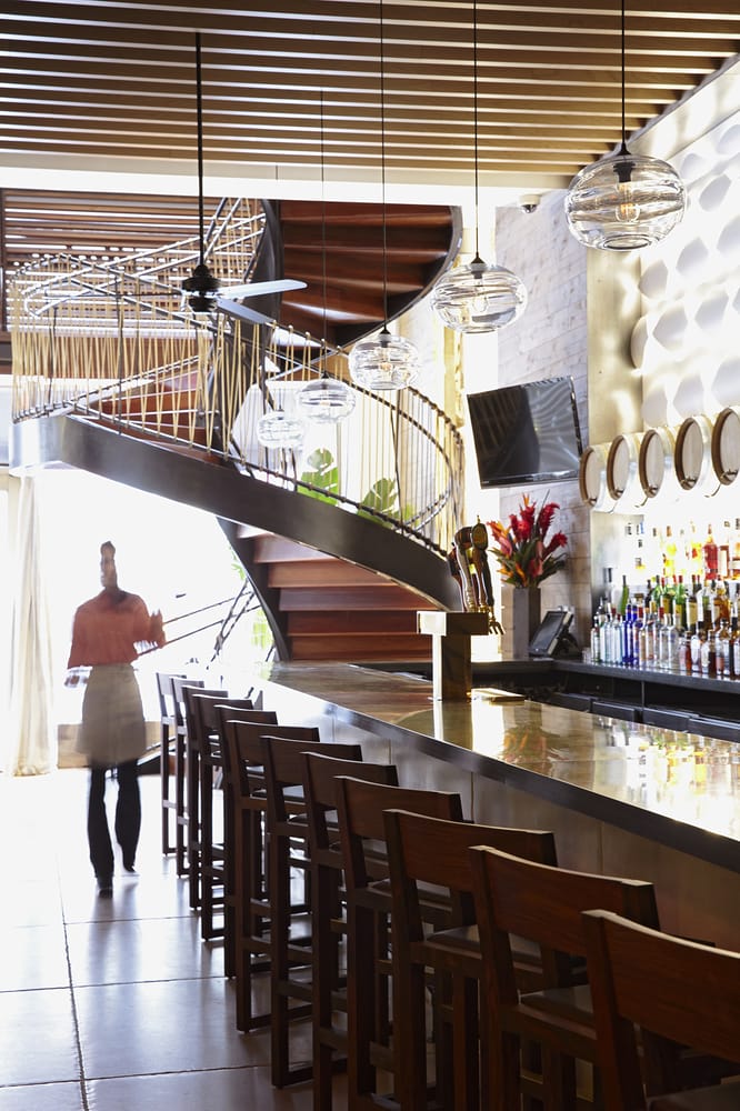 Tommy Bahama Restaurant | Bar | Store - New York