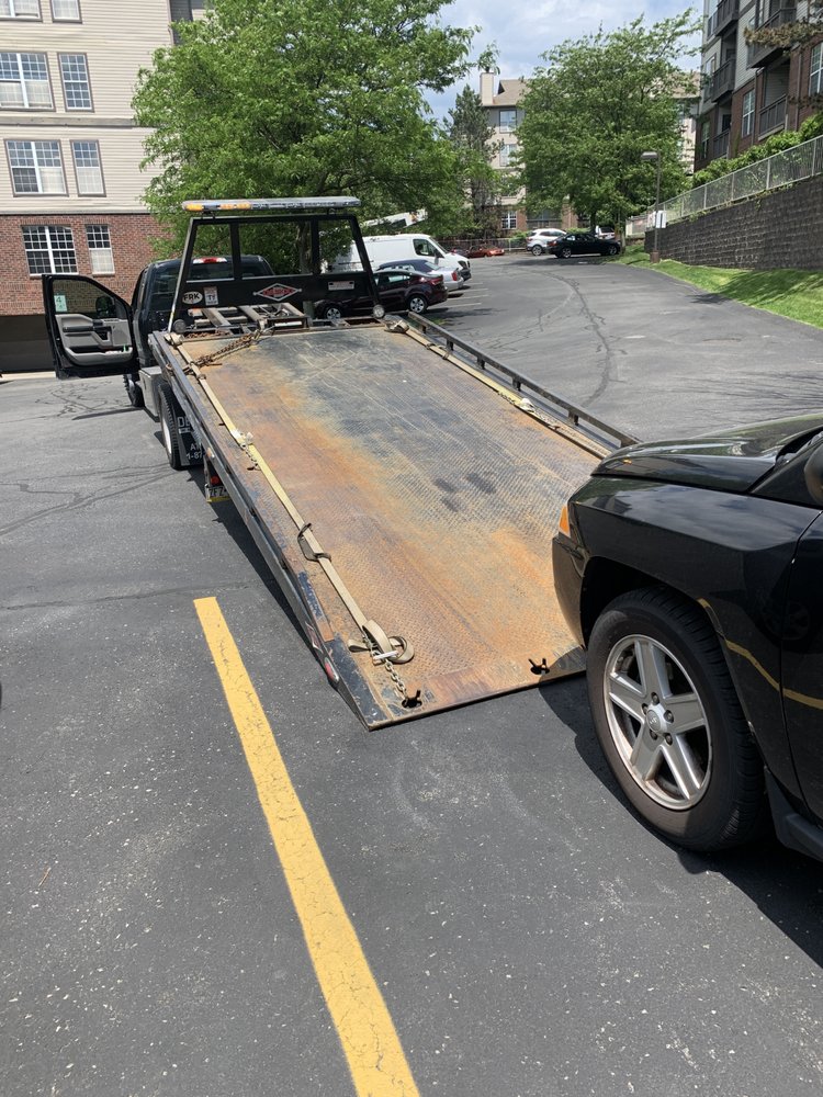 J&E Towing
