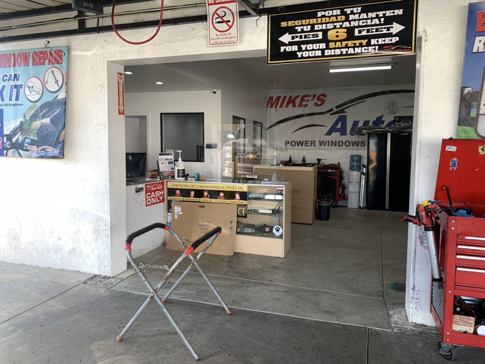 Mike's Auto Glass
