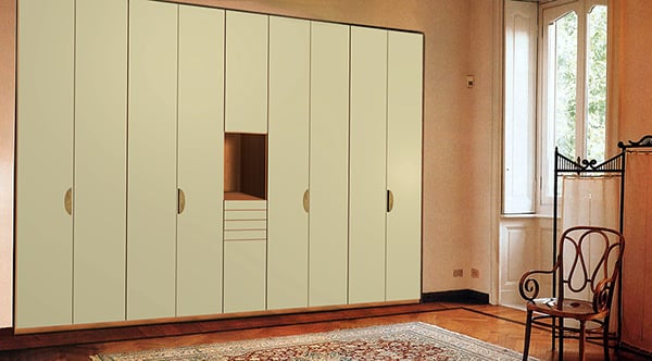 Faltschiebetürschrank in eine Nische eingebaut - Ein Schrank als ... Faltschiebetürschrank in eine Nische eingebaut - Ein Schrank als ...