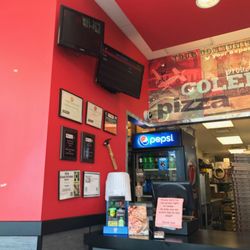 Pizza Hut 9632 Colerain Ave Cincinnati Oh Restaurant Photo Of Pizza Hut Cincinnati Oh United States This Stupid Monitor That