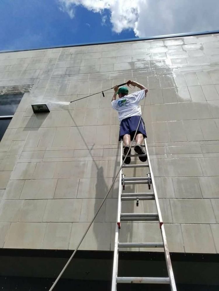 Aqua Pressure Power Washing