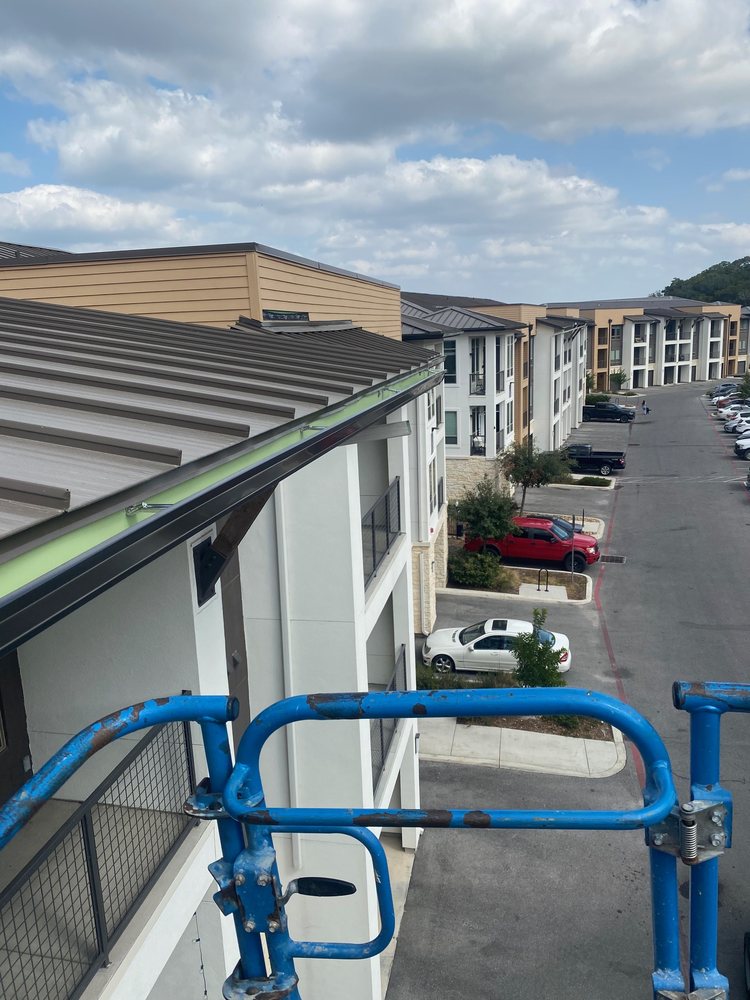 Hector's Seamless Rain Gutters