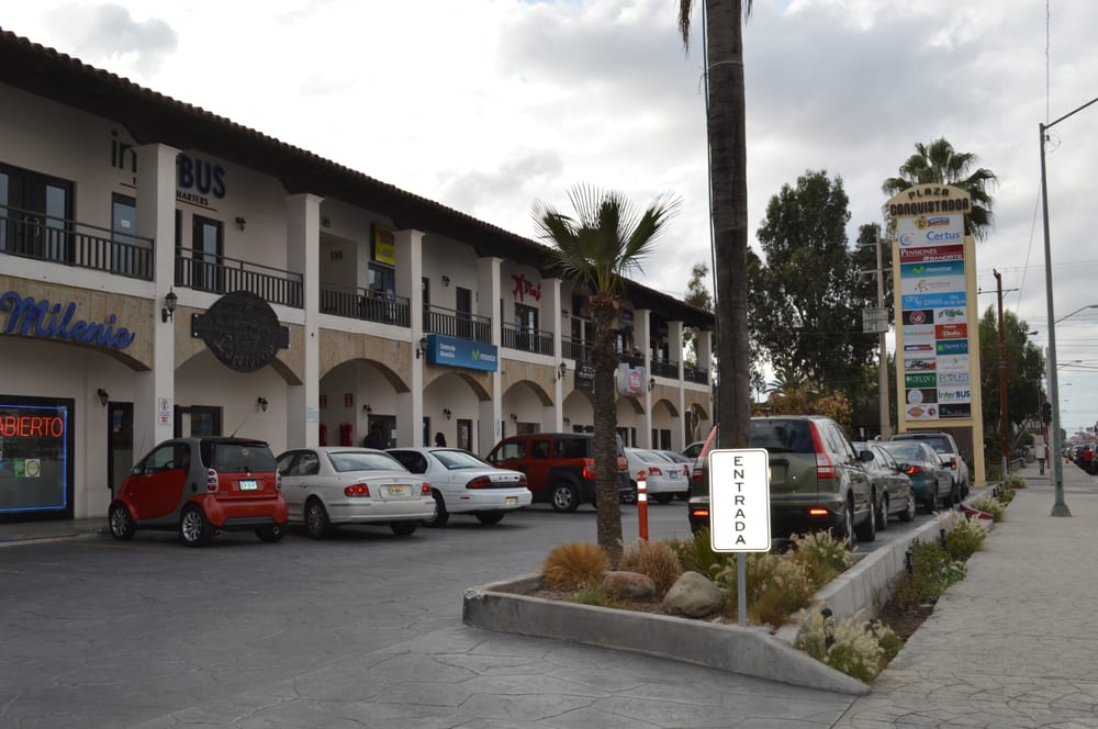 Plaza Conquistador Shopping Centers Blvd. Salinas 10750, La Chapu