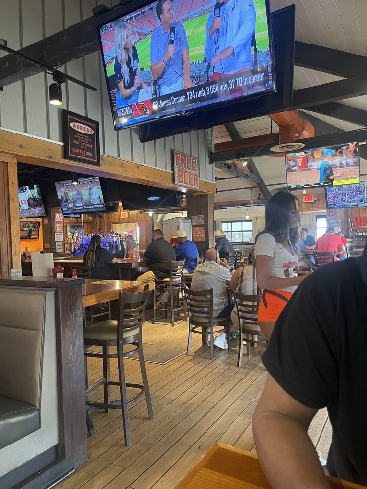 Hooters
