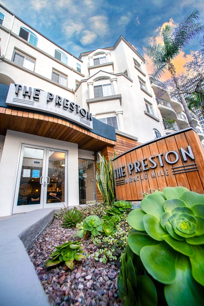 The Preston Miracle Mile Apartments