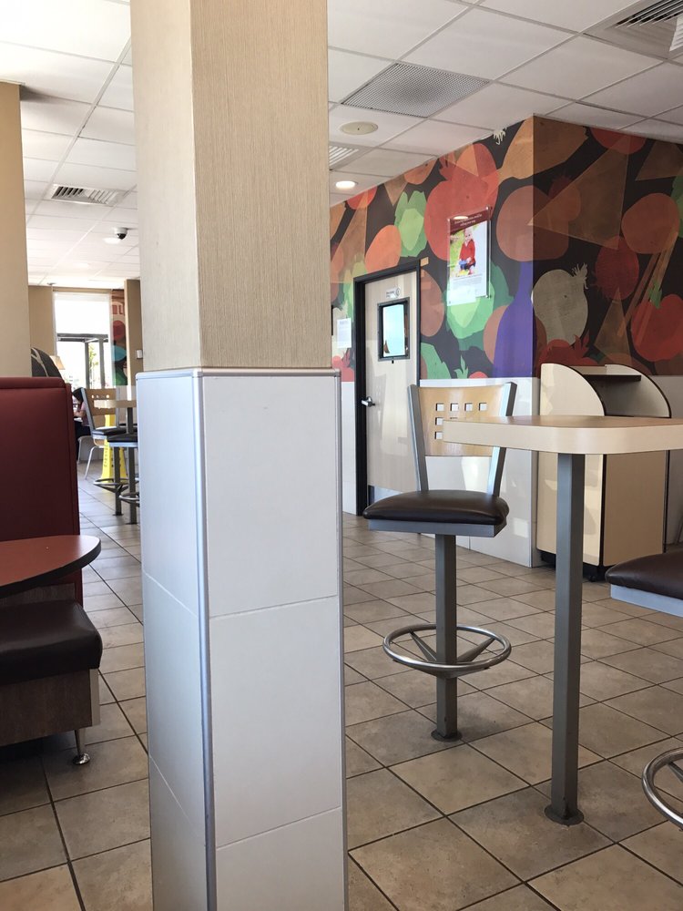 Mcdonald S 13 Photos 30 Reviews Fast Food 669 E Nees Ave Mcdonald S 13 Photos 30 Reviews Fast Food 669 E Nees Ave Fresno Ca Restaurant Phone Number Yelp