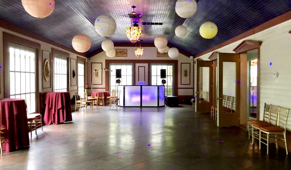 Feast At Round Hill 65 Photos 35 Reviews Caterers 110 Feast At Round Hill 65 Photos 35 Reviews Caterers 110 Rd Washingtonville Ny Phone Number Last Updated December 17 2018 Yelp
