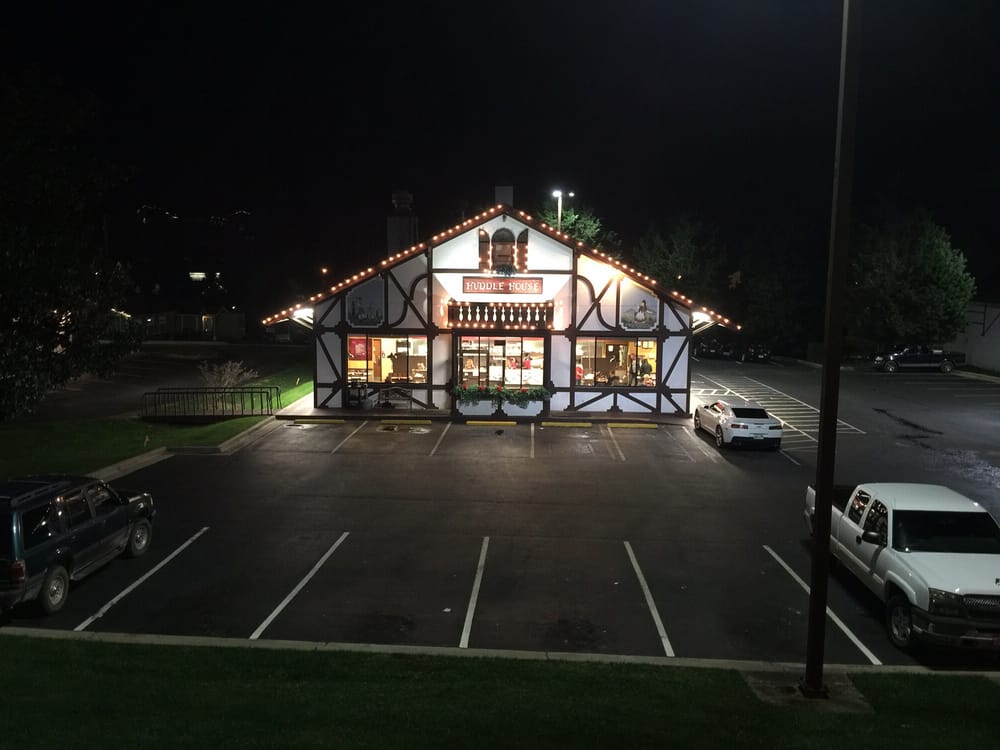 Huddle House 327 - 16 Reviews - American (New) - Main St, Helen, GA