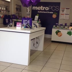 Metro Pcs Mobile Phones 1712 W Lawrence Ave Ravenswood Photo Of Metro Pcs Chicago Il United States