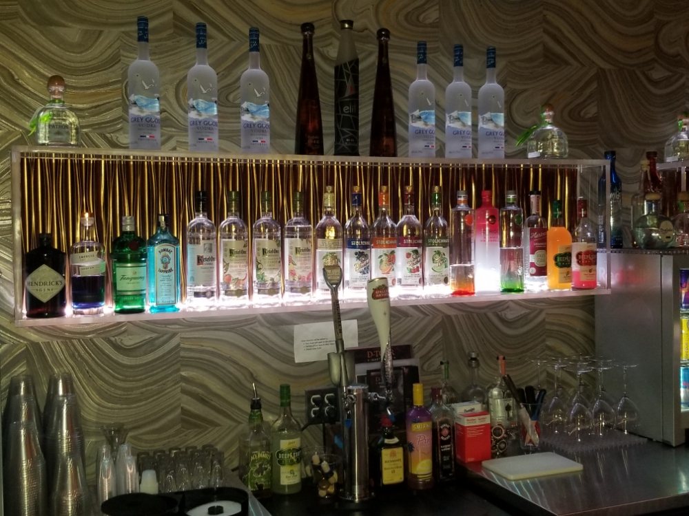 D-Tour Martini Bar and Kitchen