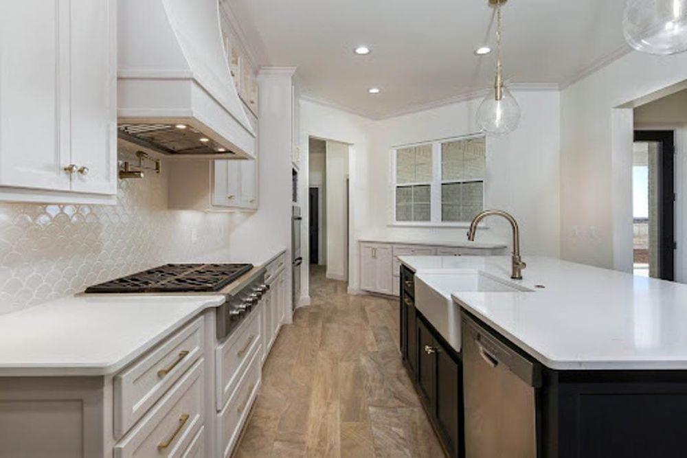 Lyons Realty