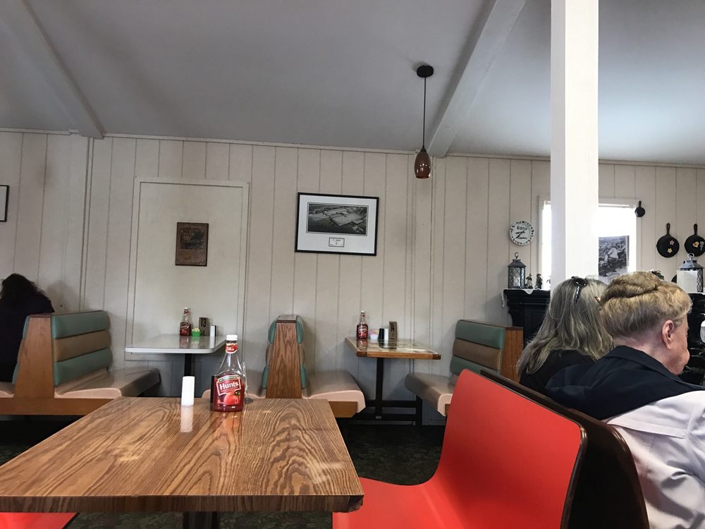 Edna’s Diner American (Traditional) Hwy 43, Ethridge, TN