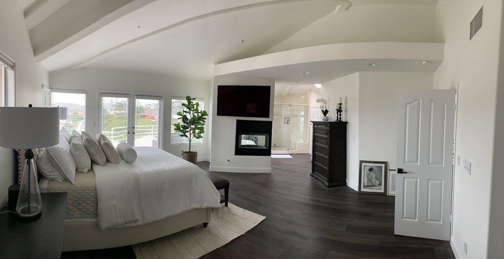 Gomez Signature Painting