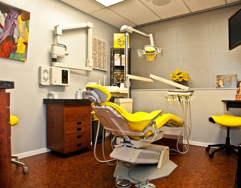 image of business Bruce G Freund, DDS