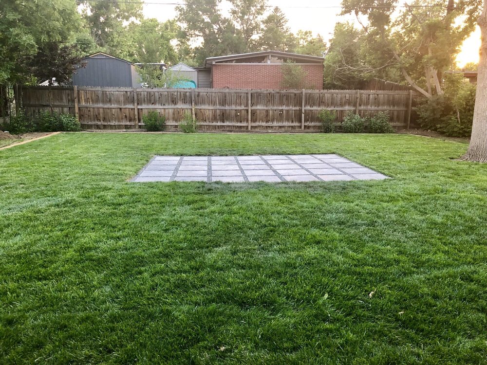 Center Patio Area With 2 X Slate Pavers In Smoke Santa Fe Rock Photo Of Urban Green Landscaping Denver Co United States Center Patio Area