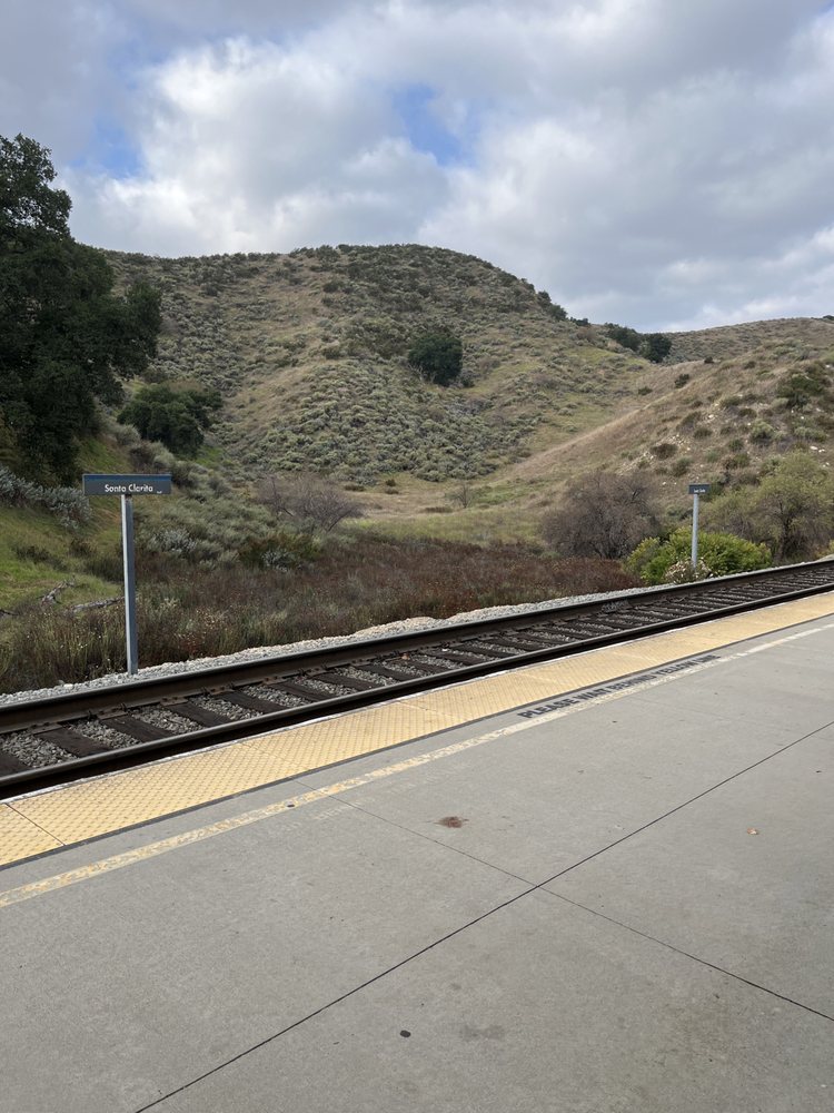 Santa Clarita Metrolink Station