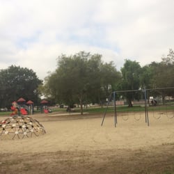 Veterans Memorial Park 13 Photos Parks 101 E 28th St Long Photo Of Veterans Memorial Park Long Beach Ca United States