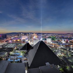 Luxor casino las vegas wikipedia LUXOR CASINO LAS VEGAS WIKIPEDIA