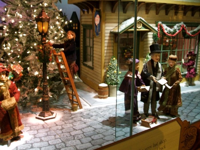 christmas display nov 08 Yelp