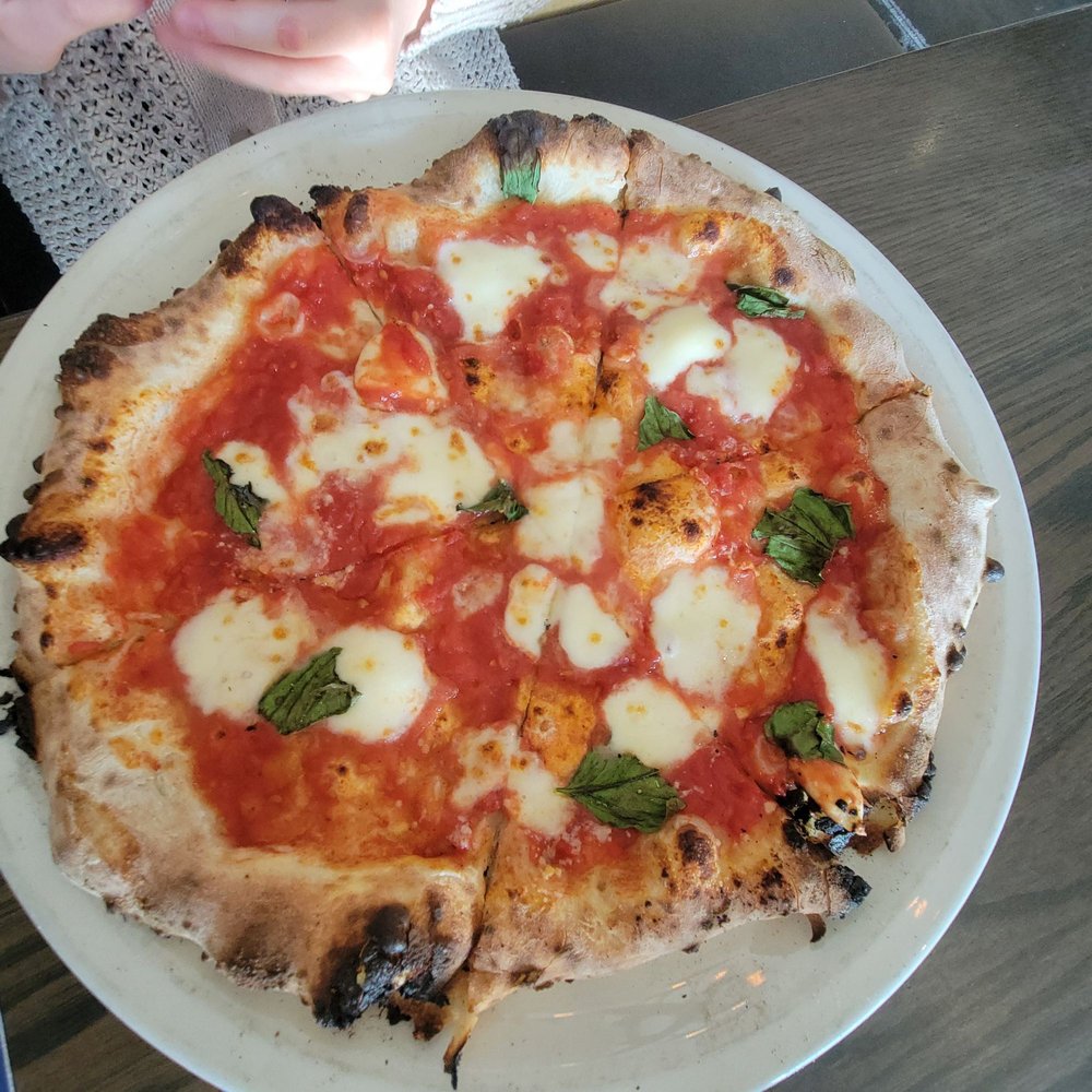 Famoso Neapolitan Pizzeria